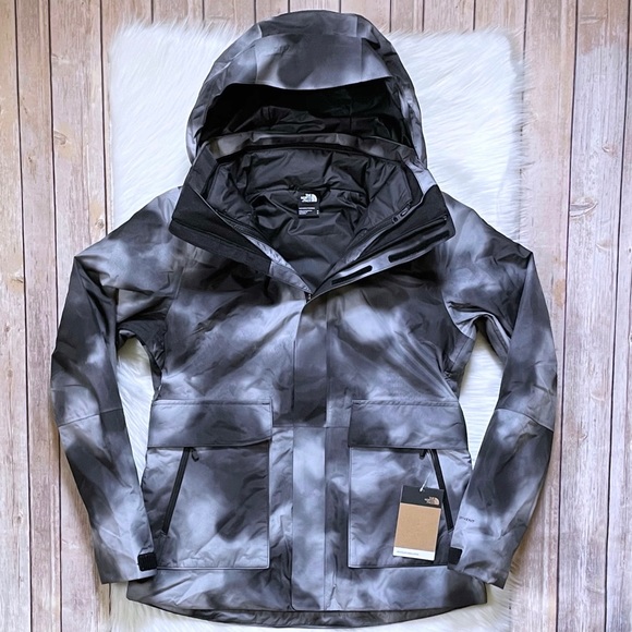 The North Face Women’s Garner TriClimate 3 In 1 Jacket - Picture 2 of 12